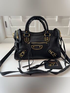 Excellent LUXE Neo Classic Small City Black Leather Satchel Bag Gold Hardware
